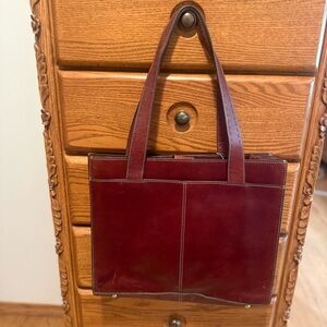 Fossil Women's Leather Tote in Burgundy